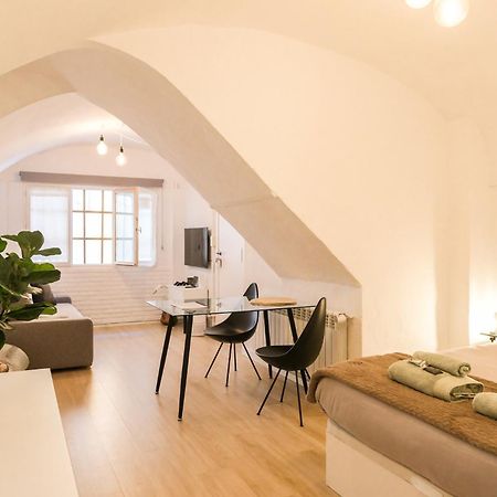 Casa Besalu Estudio En El Centro Del Pueblo מראה חיצוני תמונה