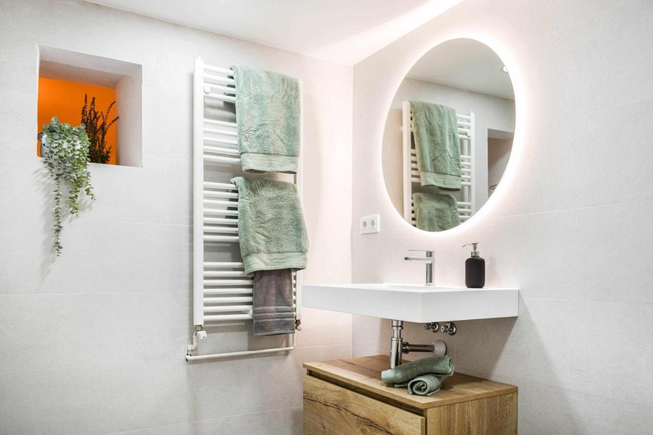 Casa Besalu Estudio En El Centro Del Pueblo מראה חיצוני תמונה