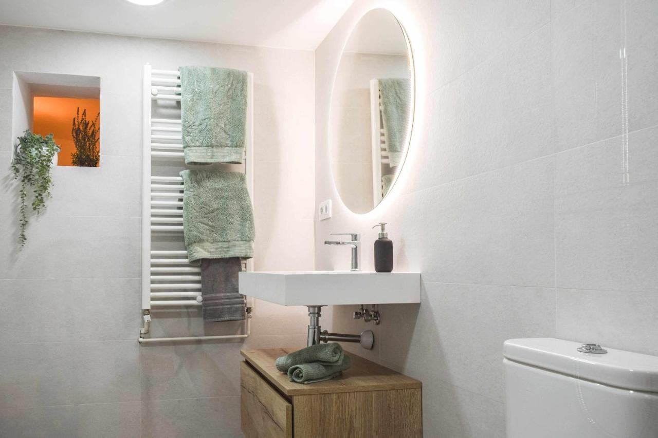 Casa Besalu Estudio En El Centro Del Pueblo מראה חיצוני תמונה