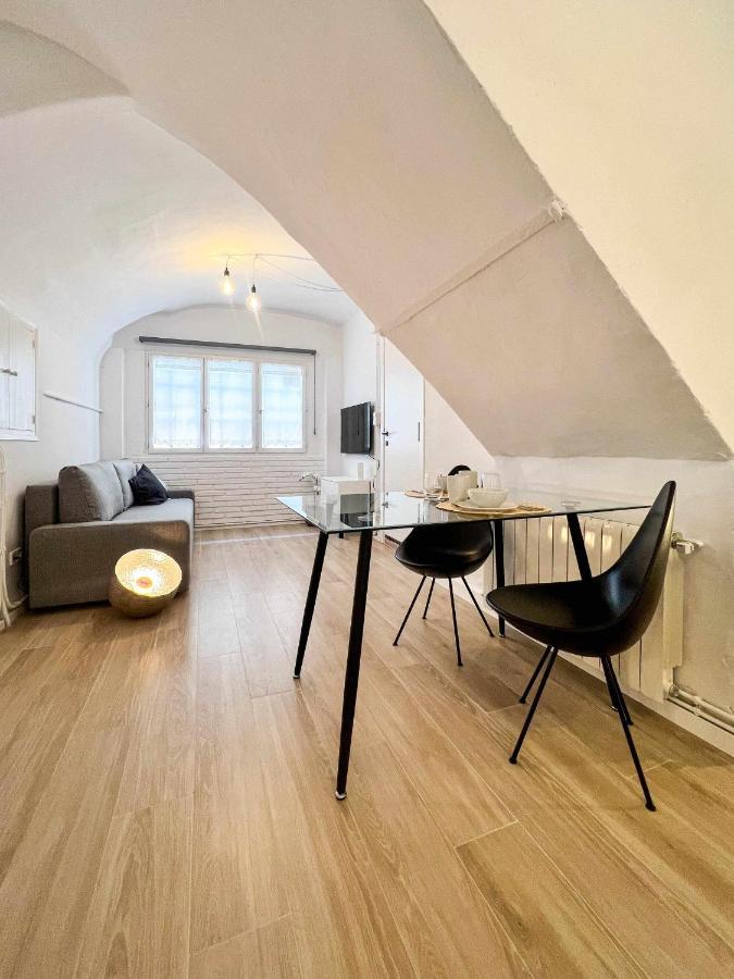 Casa Besalu Estudio En El Centro Del Pueblo מראה חיצוני תמונה