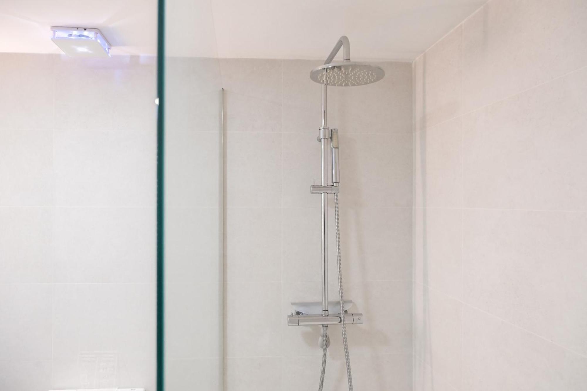 Casa Besalu Estudio En El Centro Del Pueblo מראה חיצוני תמונה